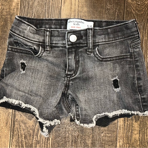abercrombie kids Other - abercrombie kids black distressed denim shorts with frayed hem